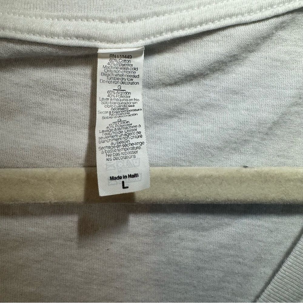 Women’s size large White Graphic V-Neck T-Shirt - Picture 2 of 3